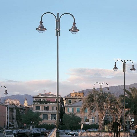 9000 Entella pole with 2 lights top and 500 led Porto Antico lantern
